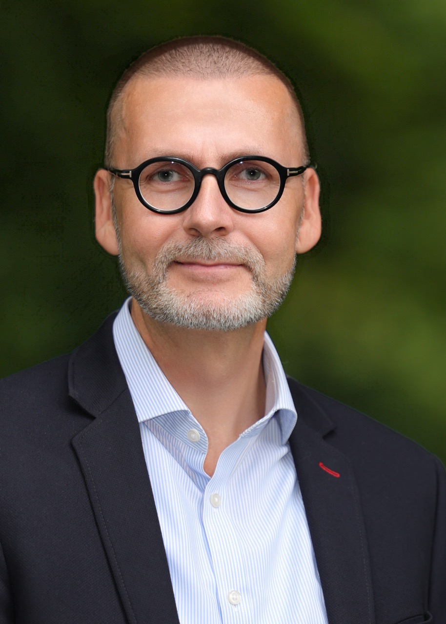 Christian Dommerdich, Bestattermeister, Theologe und Trauerredner bei Wilh. Hamm